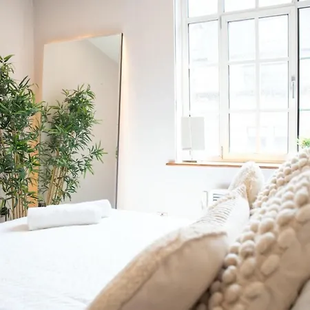 Luxury 1br In Leeds Centre *