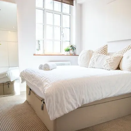 Luxury 1br In Centre Apartment *