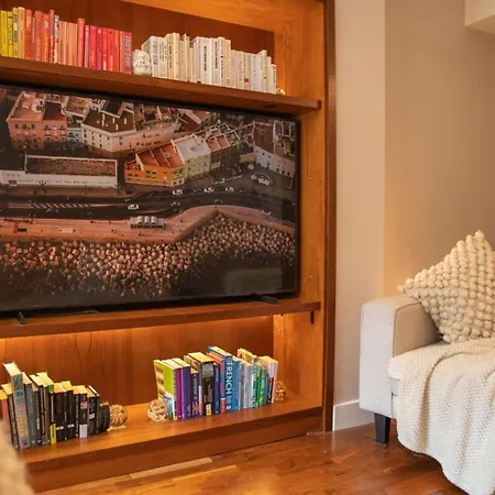 Luxury 1br In Centre Apartment *
